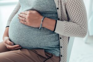 5 reasons to wear maternity clothes, maternity clothes, shop maternity clothes online